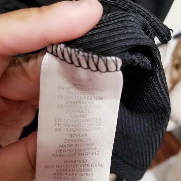 Black Dress (Large) - Picture 4 of 6